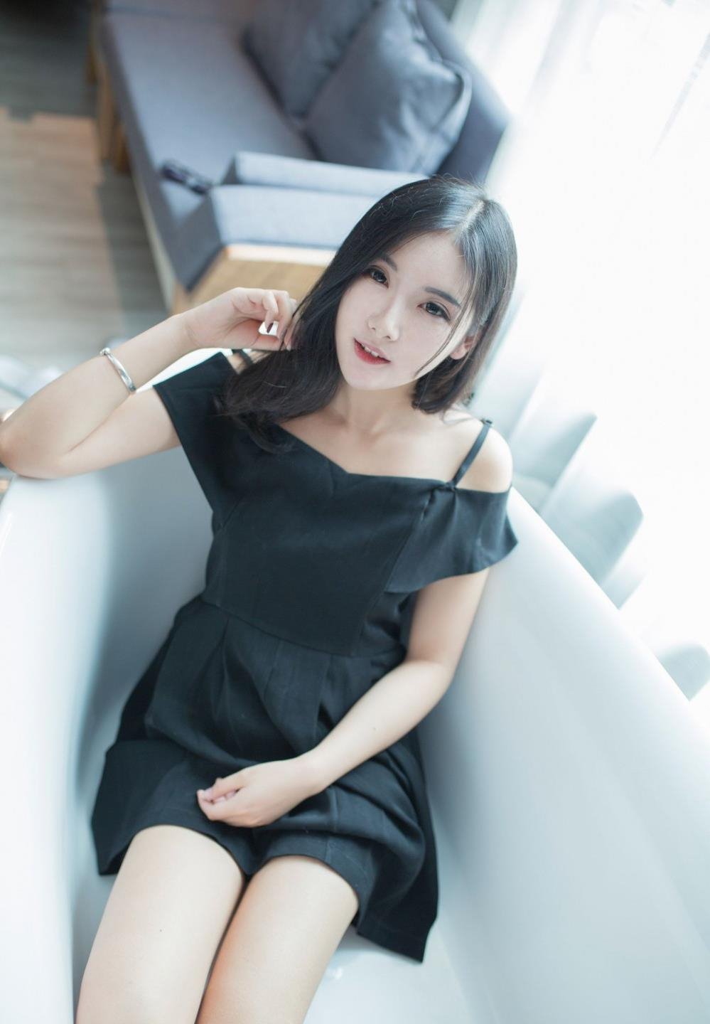 飞机上特殊服务2电影中文字幕迅雷下载