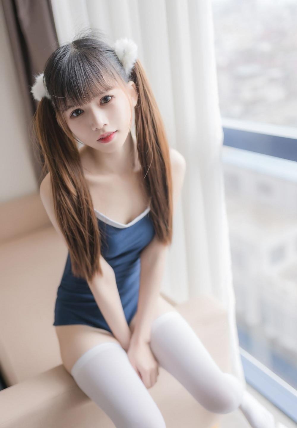 ����Ů������ˮ����1��Ѹ������
