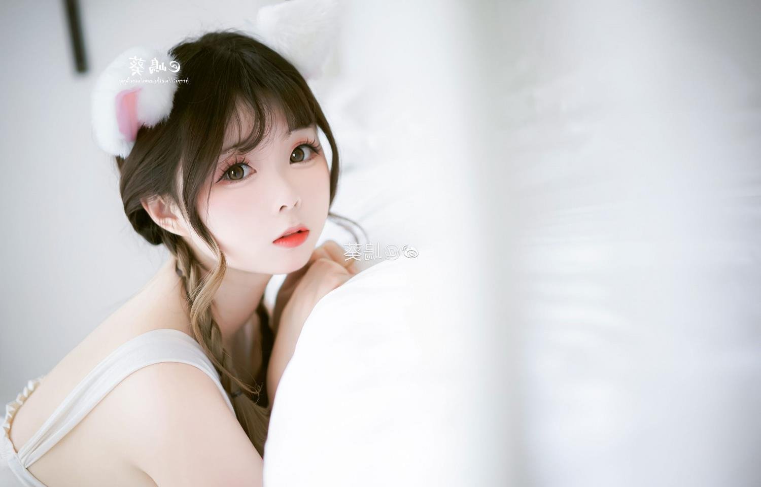 ���˺�Ů�����˰���ƵѸ������
