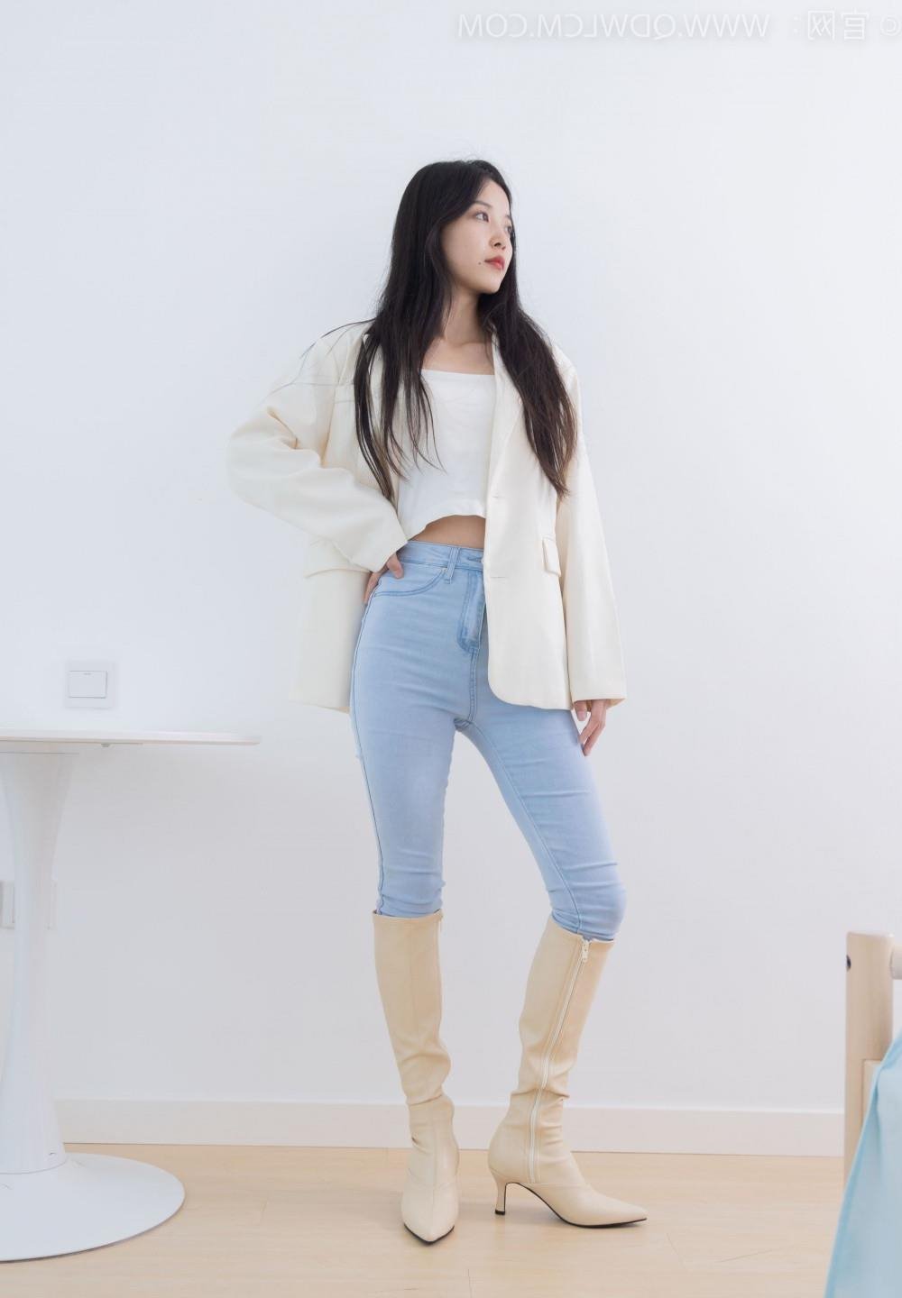 �����