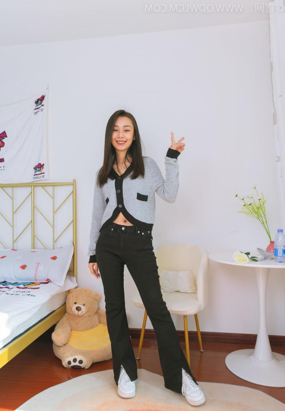 ���۳ͷ���һ��ӣ��δ��ɾ������һ���Ѹ������