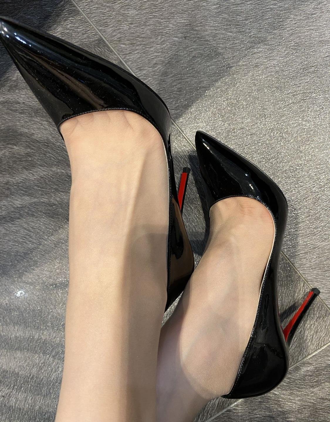 ��ɫ����Ѹ������