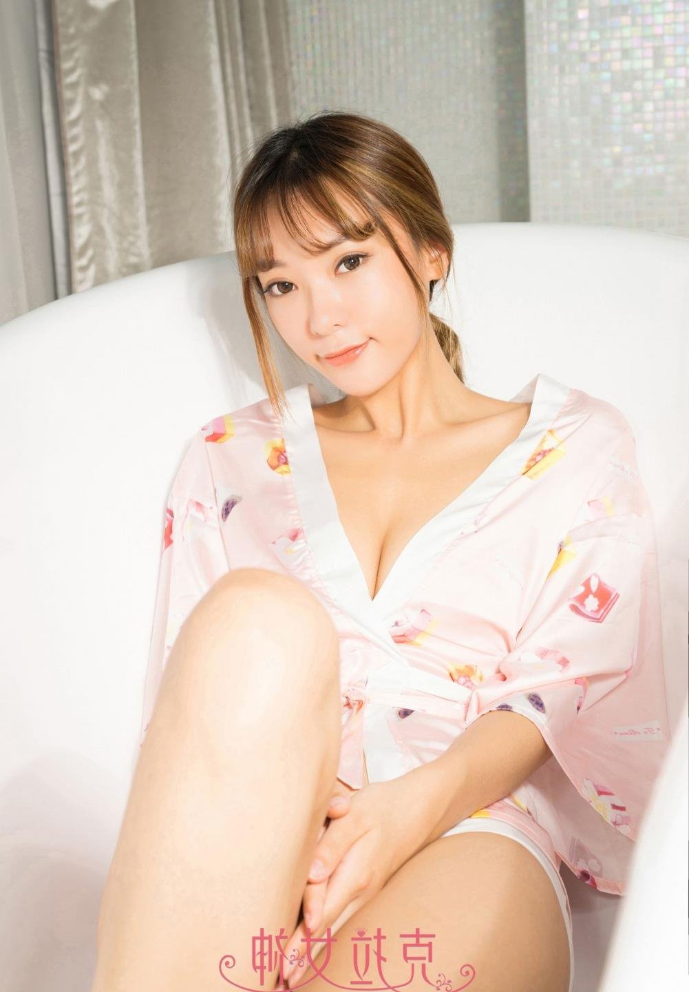 ���˺���Ů�Ǹ���ƵѸ������