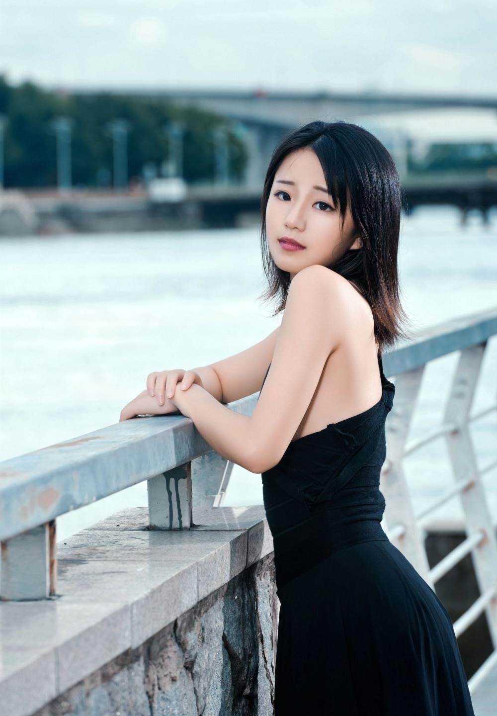 ������ŮѸ������