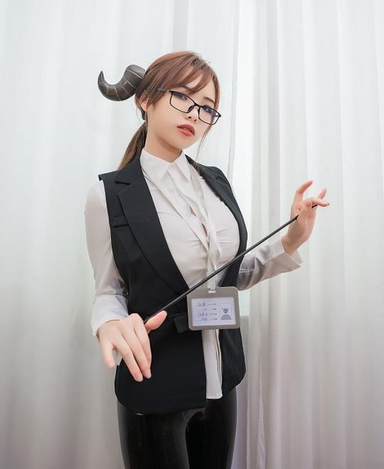 ���˿��Ƶľ����˶���Ƶ���Ǳ���