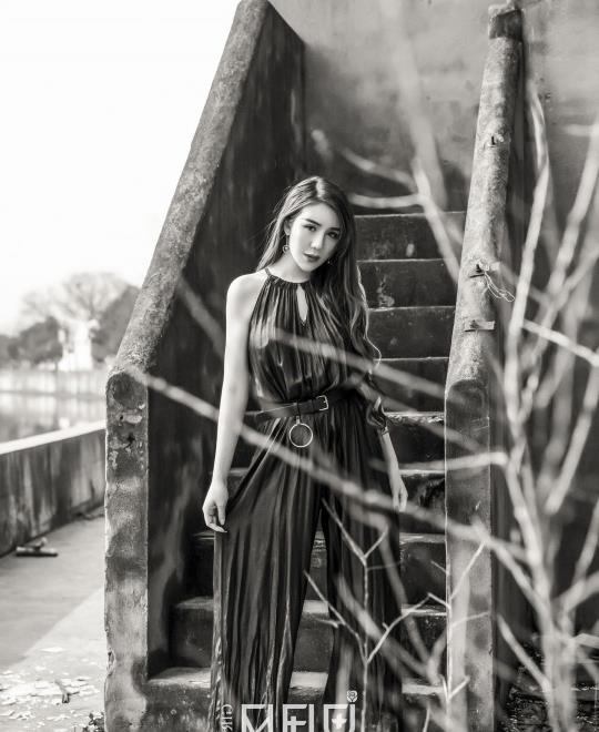 ��ɫ������Ӱ��Ѹ������